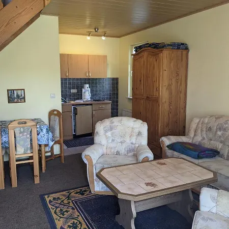 Gemutliches Ferienhaus 度假居 Jabel
